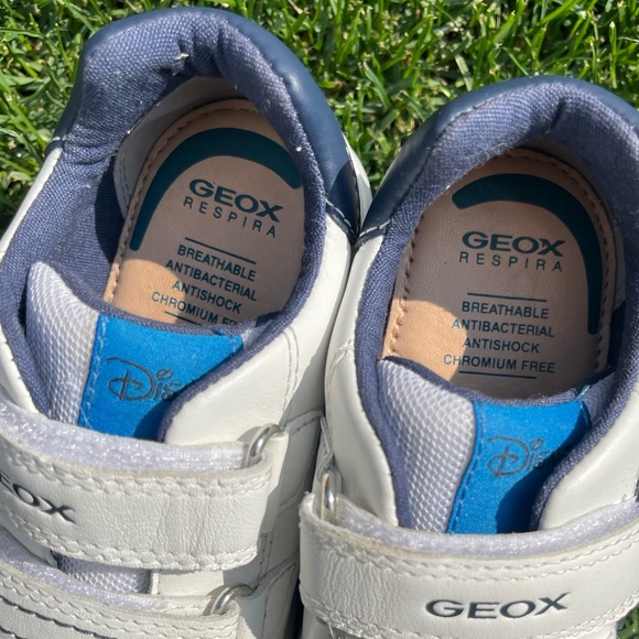 Leather Mickey Mouse Geox Runners - Toddler Boys Size 10 - Picture 4 of 4